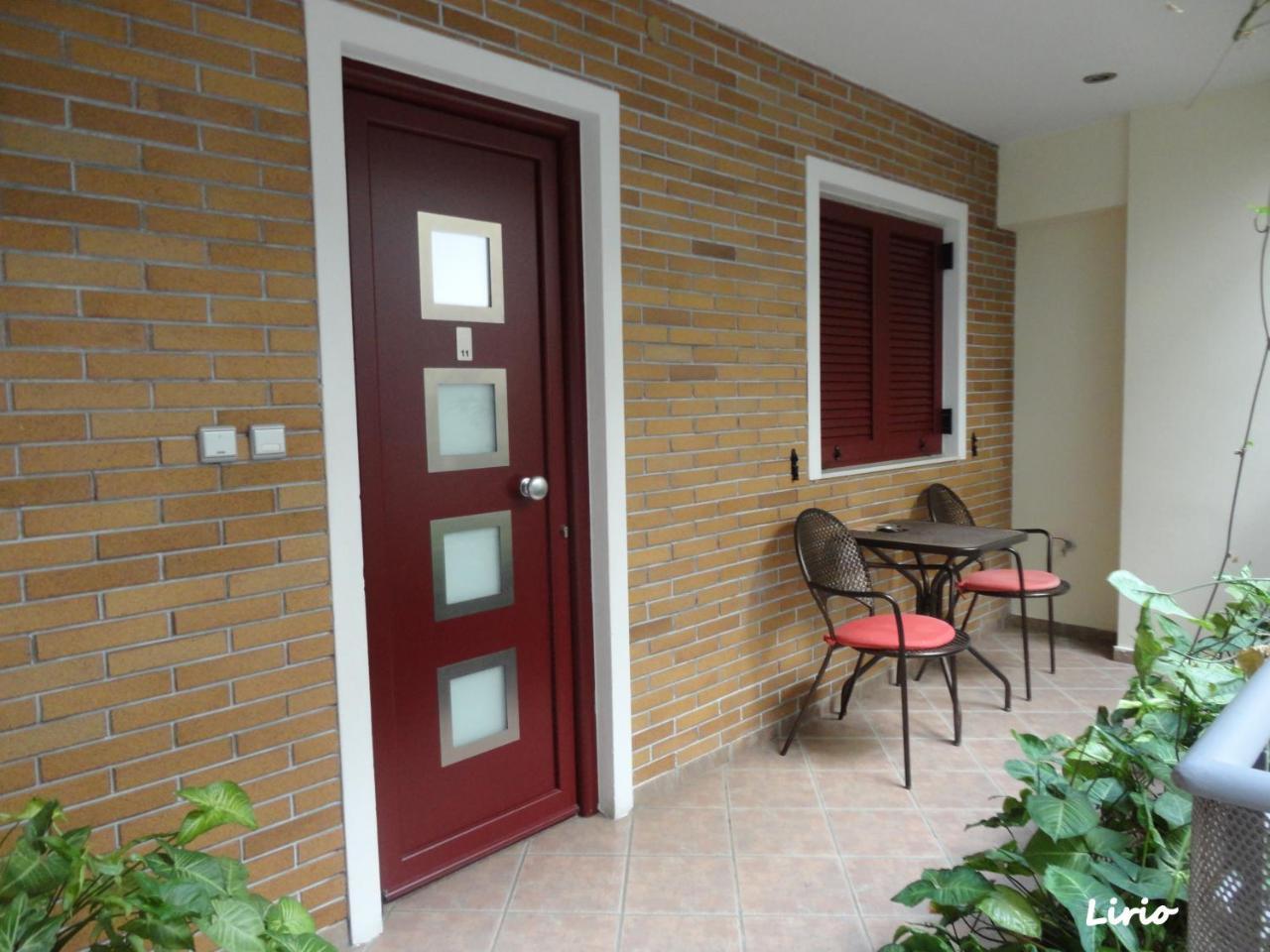 Lirio Guest House Makrakómi Exterior foto